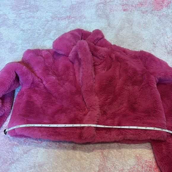 Pink fuzzy faux fur jacket - Picture 8 of 9
